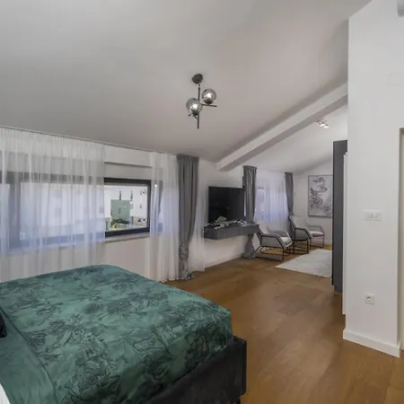 Bonavia - Crowoder Luxury Rent וילה זאדאר