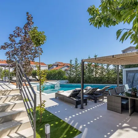 Bonavia - Crowoder Luxury Rent וילה